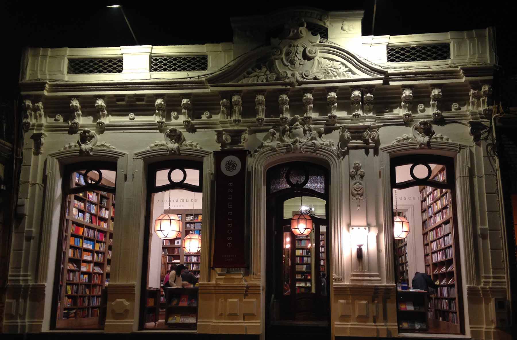 Libreria Escaramuza Charrua