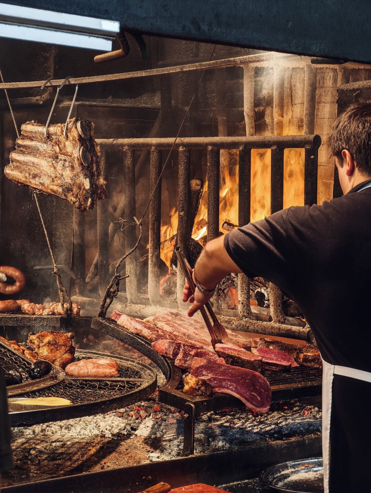 La parrilla a leña de El Palenque, en el Mercado del Puerto