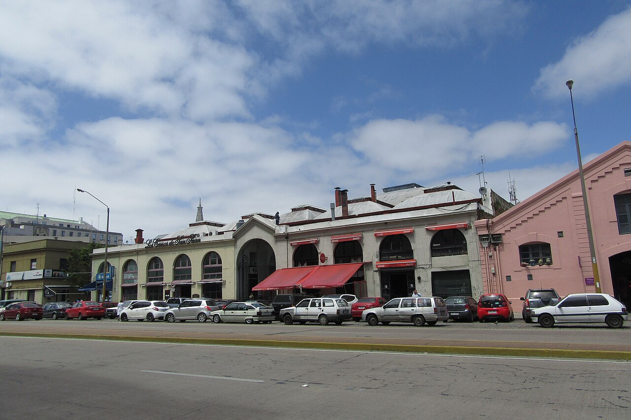 Fachada del Mercado del Puerto de Montevideo